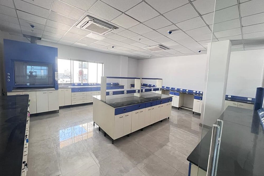 Pharmacuetical_laboratory_furniture