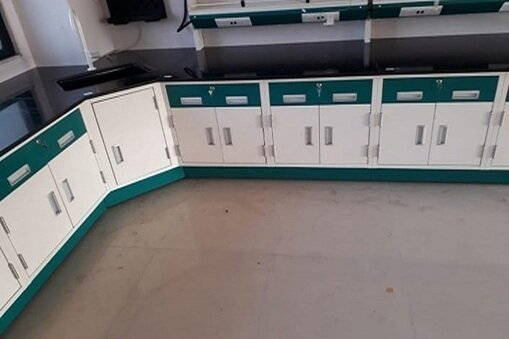 Pharmacuetical_laboratory_furniture